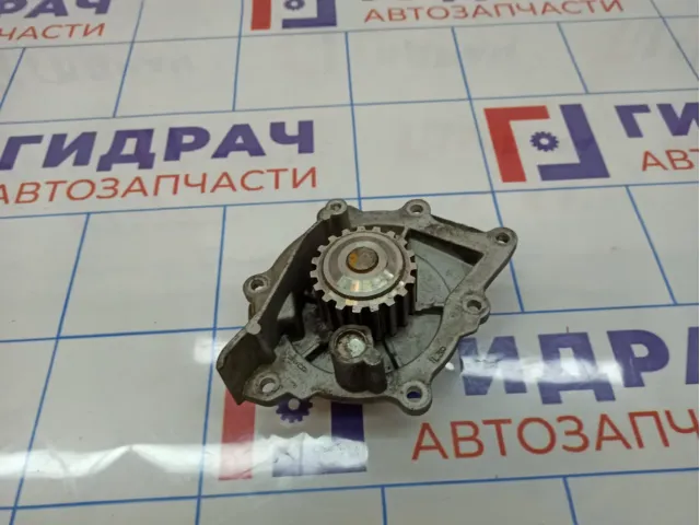 Насос водяной (помпа) Land Rover Freelander 2 LR011694