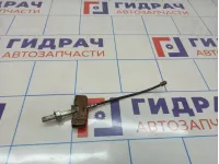 Трос стояночного тормоза центральный Land Rover Freelander 2