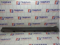 Накладка на порог (наружная) левая Land Rover Freelander 2 LR001682