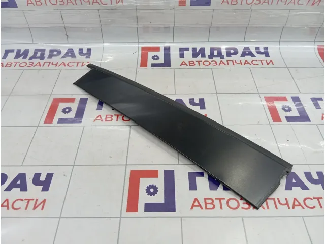 Накладка двери задней правой Land Rover Freelander 2 LR001739