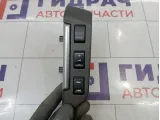 Блок кнопок в рулевое колесо Land Rover Freelander 2 XPD500670