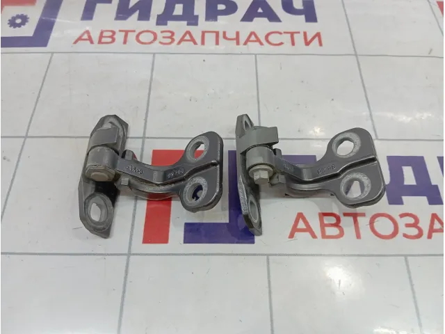 Петли двери задней правой Land Rover Freelander 2