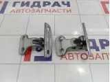 Петли двери задней правой Land Rover Freelander 2