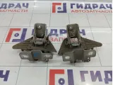 Петли двери багажника Land Rover Freelander 2