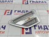 Накладка переднего крыла левого Land Rover Freelander 2 LR001660