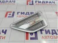 Накладка переднего крыла левого Land Rover Freelander 2 LR001660