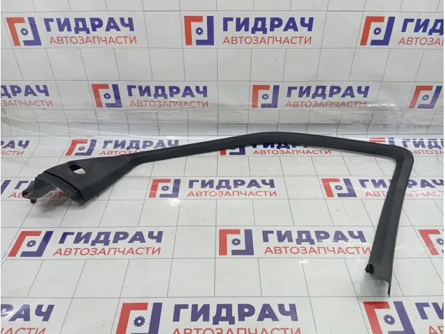 Накладка двери передняя правая Land Rover Freelander 2 EJN500040