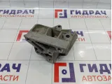 Кронштейн двигателя правый Land Rover Freelander 2 LR001216