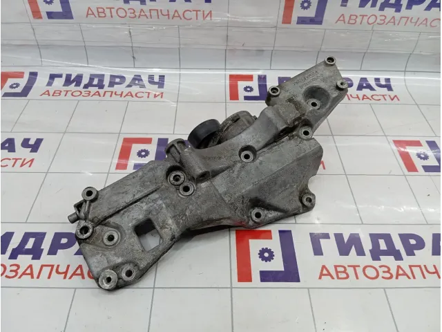 Кронштейн генератора Land Rover Freelander 2 LR007753