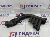 Патрубок воздушного фильтра Land Rover Freelander 2 LR009801