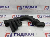 Патрубок воздушного фильтра Land Rover Freelander 2 LR009801