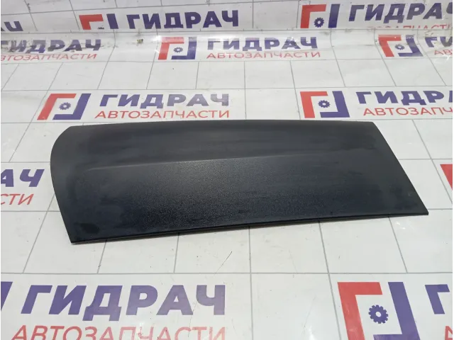 Накладка стойки задней правой наружная Land Rover Freelander 2 LR001649
