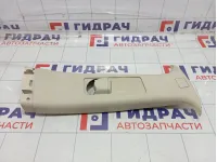 Обшивка стойки средней правой верхняя Land Rover Freelander 2 LR007990