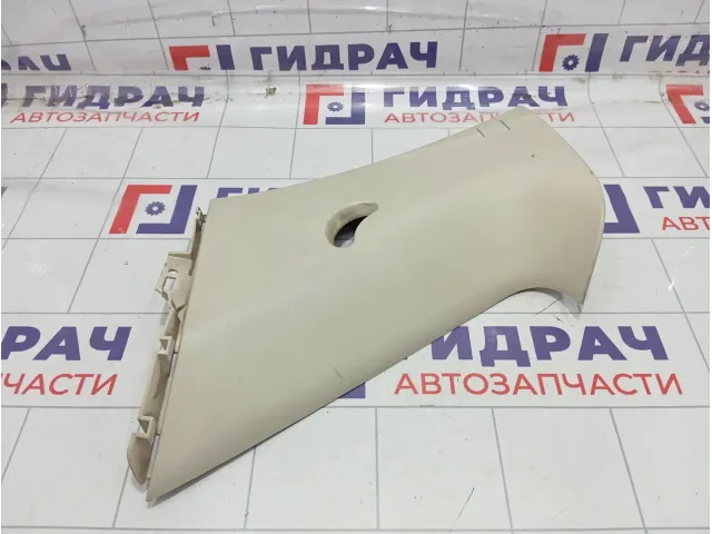 Обшивка стойки задней правой верхняя Land Rover Freelander 2 LR008000
