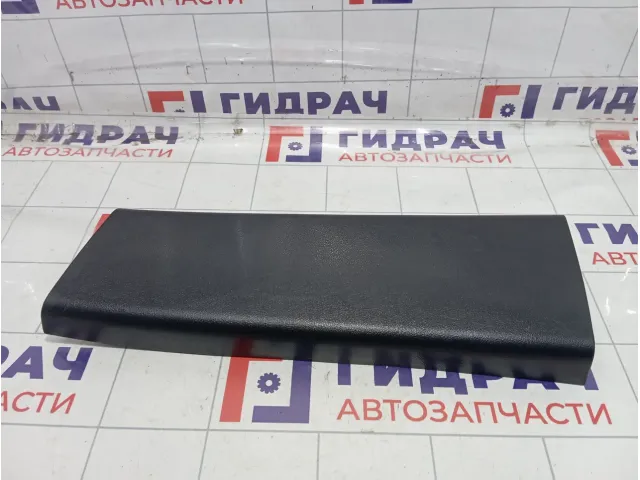 Обшивка стойки средней левой нижняя Land Rover Freelander 2 LR001745