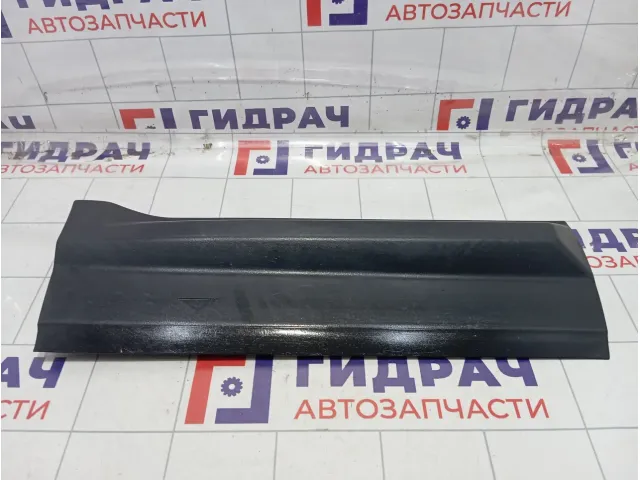 Накладка двери задней правой Land Rover Freelander 2 LR001672