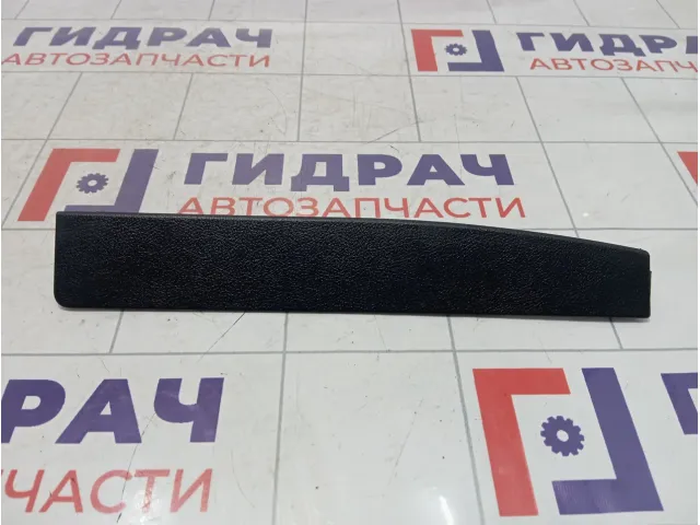 Накладка передней стойки левая Land Rover Freelander 2 LR007458