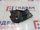 Кронштейн передней балки правый Land Rover Freelander 2 LR006223