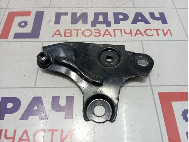 Кронштейн опоры двигателя правой верхней  Land Rover Freelander 2 LR000595