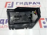 Крышка блока предохранителей Land Rover Freelander 2 LR008358
