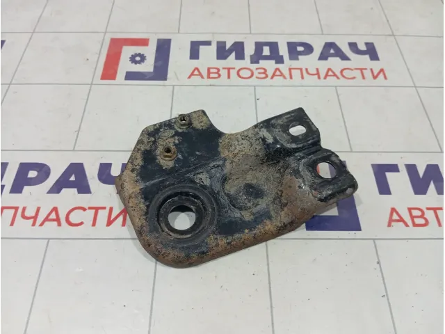 Кронштейн балки передний левый Range Rover Evoque LR027573