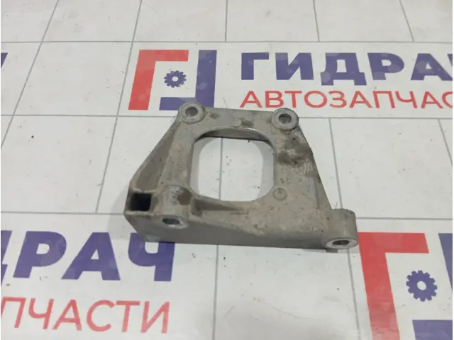 Кронштейн редуктора Range Rover Evoque LR024734