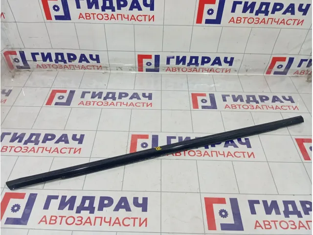 Накладка стекла заднего левого Range Rover Evoque LR027218