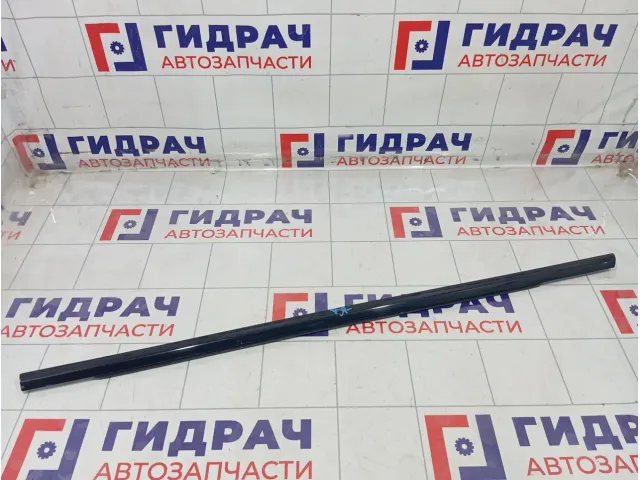 Накладка стекла заднего правого Range Rover Evoque LR027217