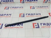 Уплотнитель стекла заднего левого Range Rover Evoque LR027357