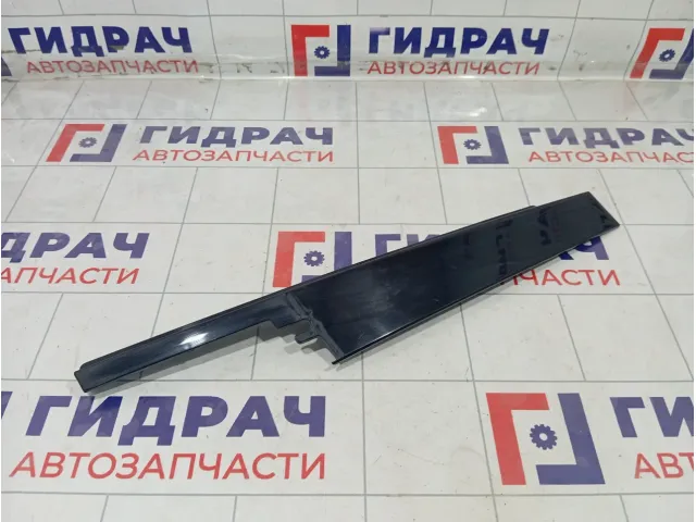 Накладка двери передней левой Range Rover Evoque LR026426
