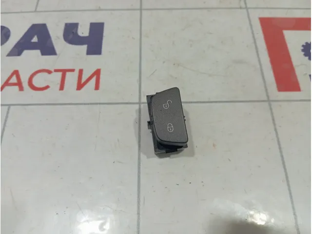 Кнопка центрального замка передняя правая Range Rover Evoque LR025905
