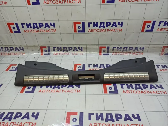 Обшивка багажника на заднюю панель Range Rover Evoque LR027486