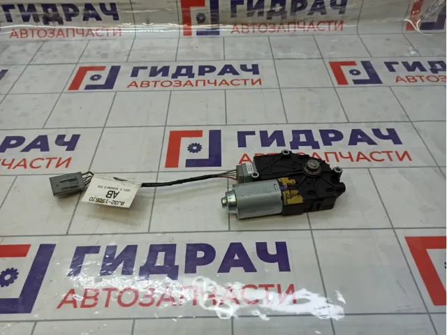 Моторчик люка Range Rover Evoque LR044742