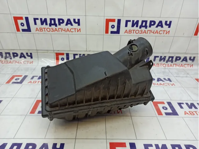 Корпус воздушного фильтра левый Land Rover Range Rover Sport LR013709