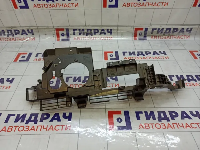 Кронштейн полки багажника правый Land Rover Range Rover Sport DK6214A390