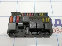 Блок предохранителей Land Rover Range Rover (L322) YQE500370