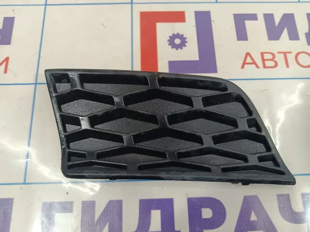 Решетка в бампер левая Land Rover Range Rover (L322) DXB500350