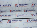 Накладка стекла переднего правого наружная Land Rover Range Rover (L322) CGE000622