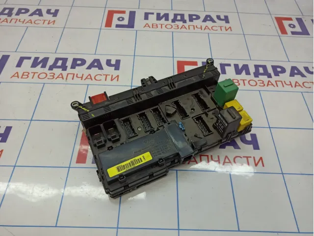 Блок предохранителей Land Rover Range Rover (L322) YQE500380