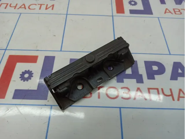 Ответная часть замка багажника Land Rover Range Rover (L322) FQQ000010