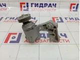 Кронштейн ролика-натяжителя ручейкового ремня Lexus GS450h (L10) 16620-31070