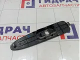 Накладка кнопки стеклоподъемника передней левой Lexus IS 7423253060