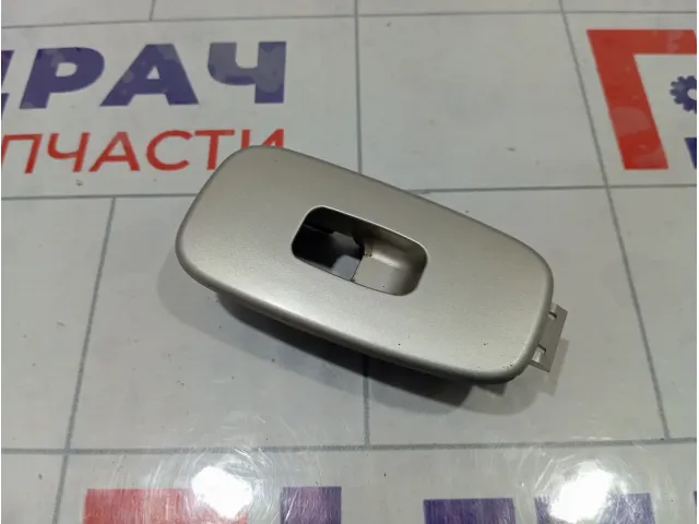 Накладка кнопки стеклоподъемника задней Lexus IS 7427153010