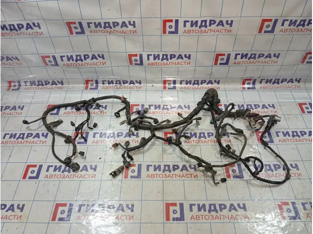 Проводка двигателя Lexus IS 8212153050