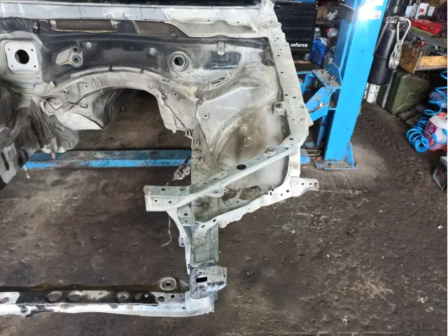 Лонжерон передний левый Lexus IS