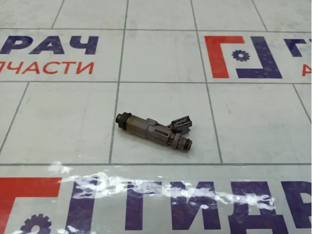 Форсунка инжекторная Lexus IS 2320970120