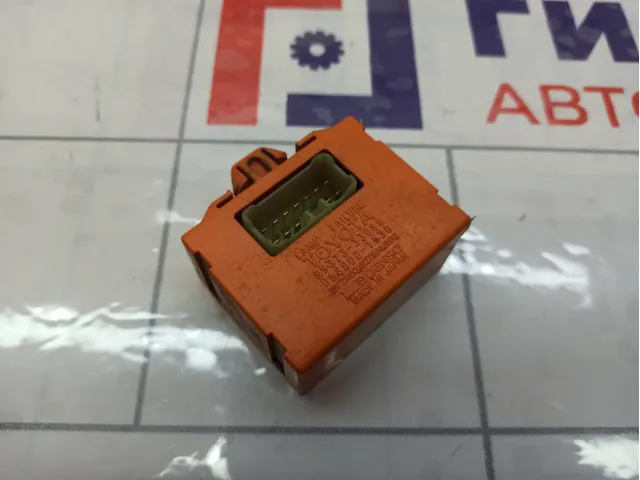 Блок электронный Lexus IS 8937333080