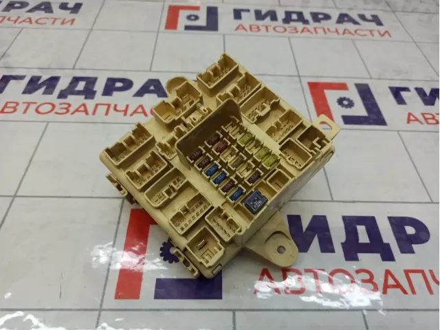 Блок предохранителей Lexus IS 8273353010