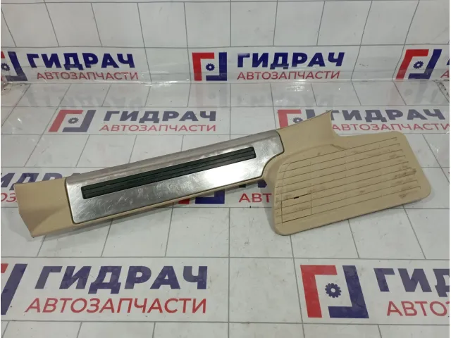 Накладка порога внутренняя задняя правая Lexus LX570 (J200) 67930-60040-A1