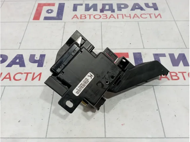 Блок предохранителей Lexus LX570 (J200) 82731-60252